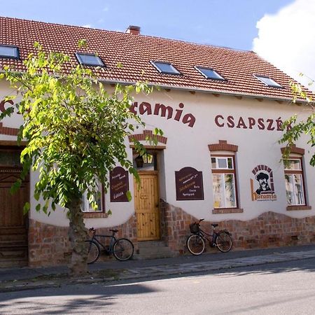 Haramia Csapszek Es Fogado Hotel Szombathely Luaran gambar