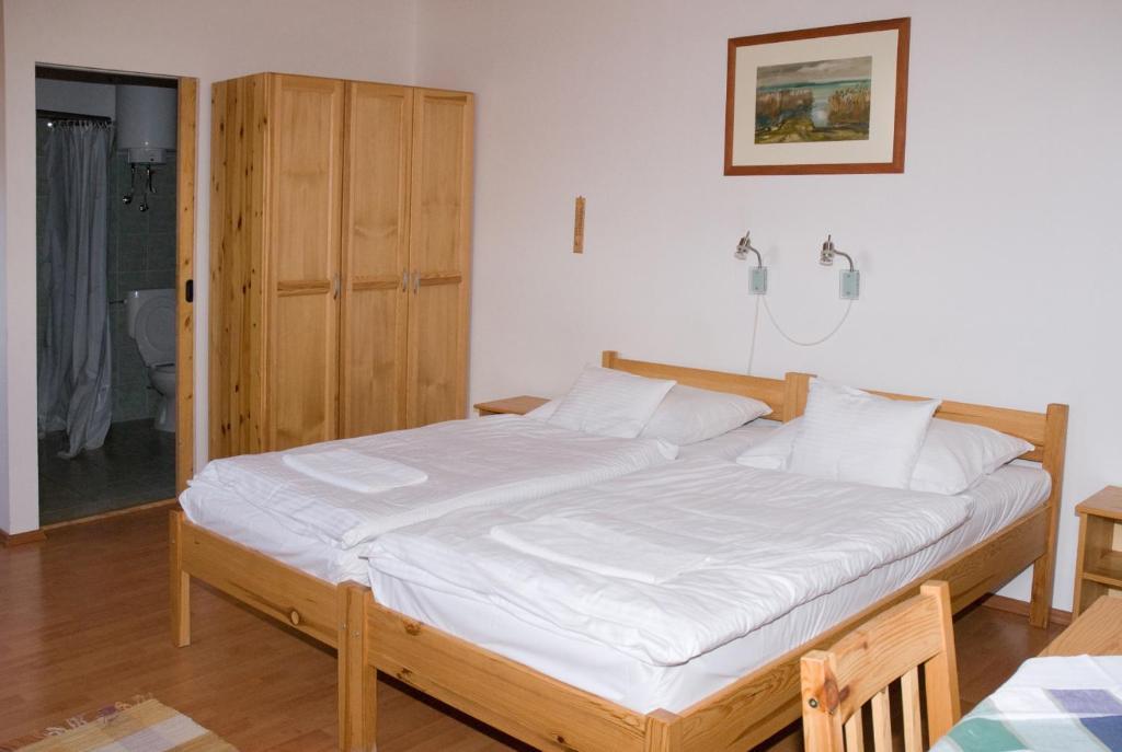 Haramia Csapszek Es Fogado Hotel Szombathely Bilik gambar